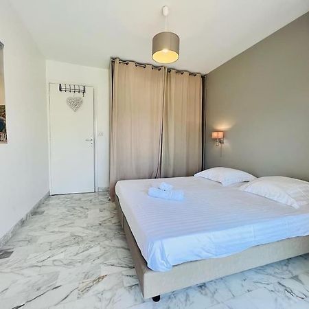 Le Pinede - Apt 4 Prs- Parking - Clim - 500M Plages Antibes Buitenkant foto