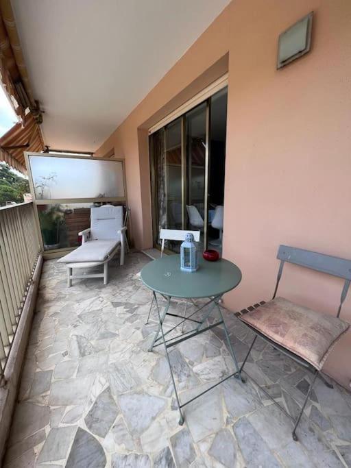 Le Pinede - Apt 4 Prs- Parking - Clim - 500M Plages Antibes Buitenkant foto