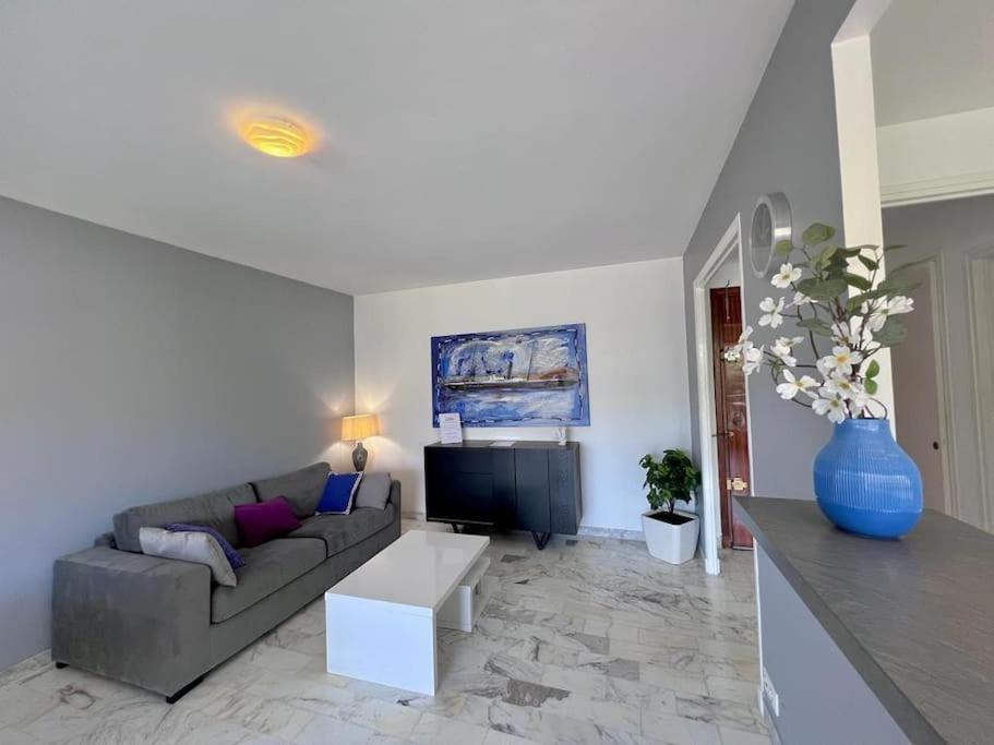Le Pinede - Apt 4 Prs- Parking - Clim - 500M Plages Antibes Buitenkant foto