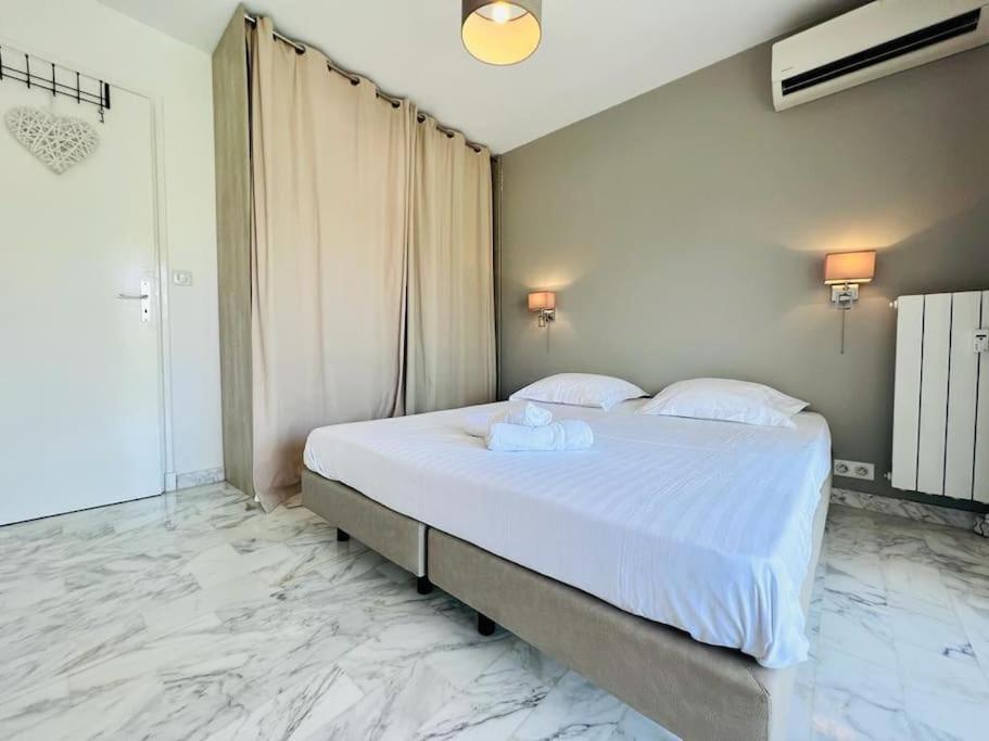 Le Pinede - Apt 4 Prs- Parking - Clim - 500M Plages Antibes Buitenkant foto