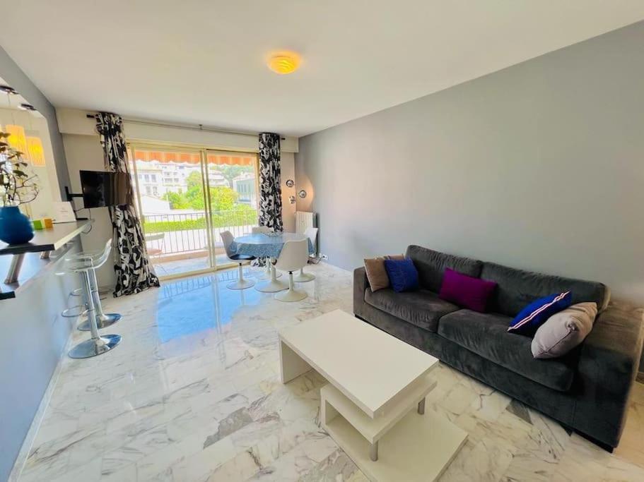 Le Pinede - Apt 4 Prs- Parking - Clim - 500M Plages Antibes Buitenkant foto