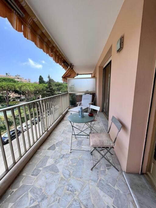 Le Pinede - Apt 4 Prs- Parking - Clim - 500M Plages Antibes Buitenkant foto