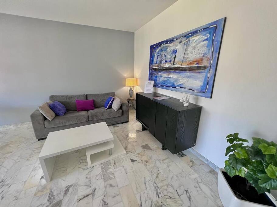 Le Pinede - Apt 4 Prs- Parking - Clim - 500M Plages Antibes Buitenkant foto